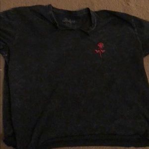 T shirt with rose embroidery